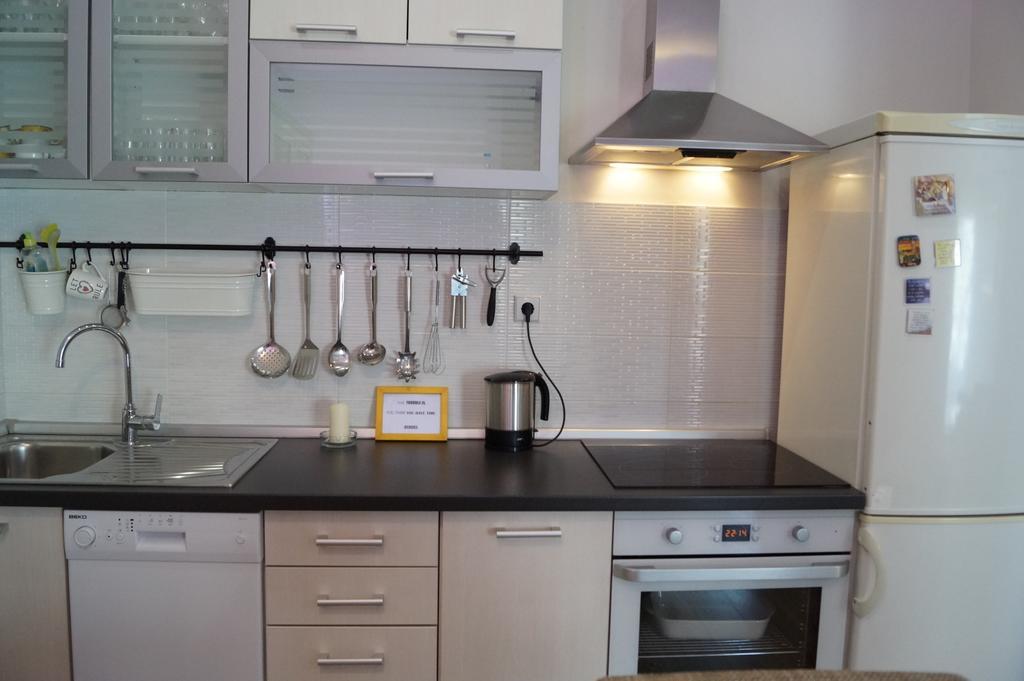 Apartments Mario With Private Parking Makarska Exterior foto