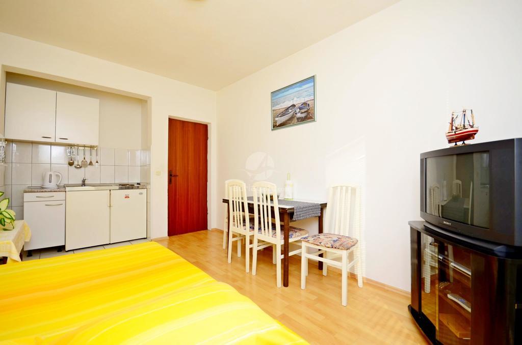 Apartments Mario With Private Parking Makarska Cameră foto