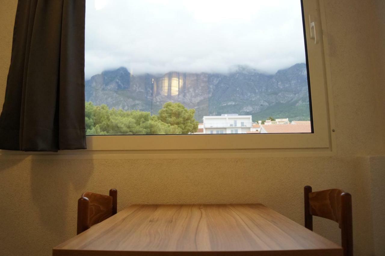 Apartments Mario With Private Parking Makarska Exterior foto