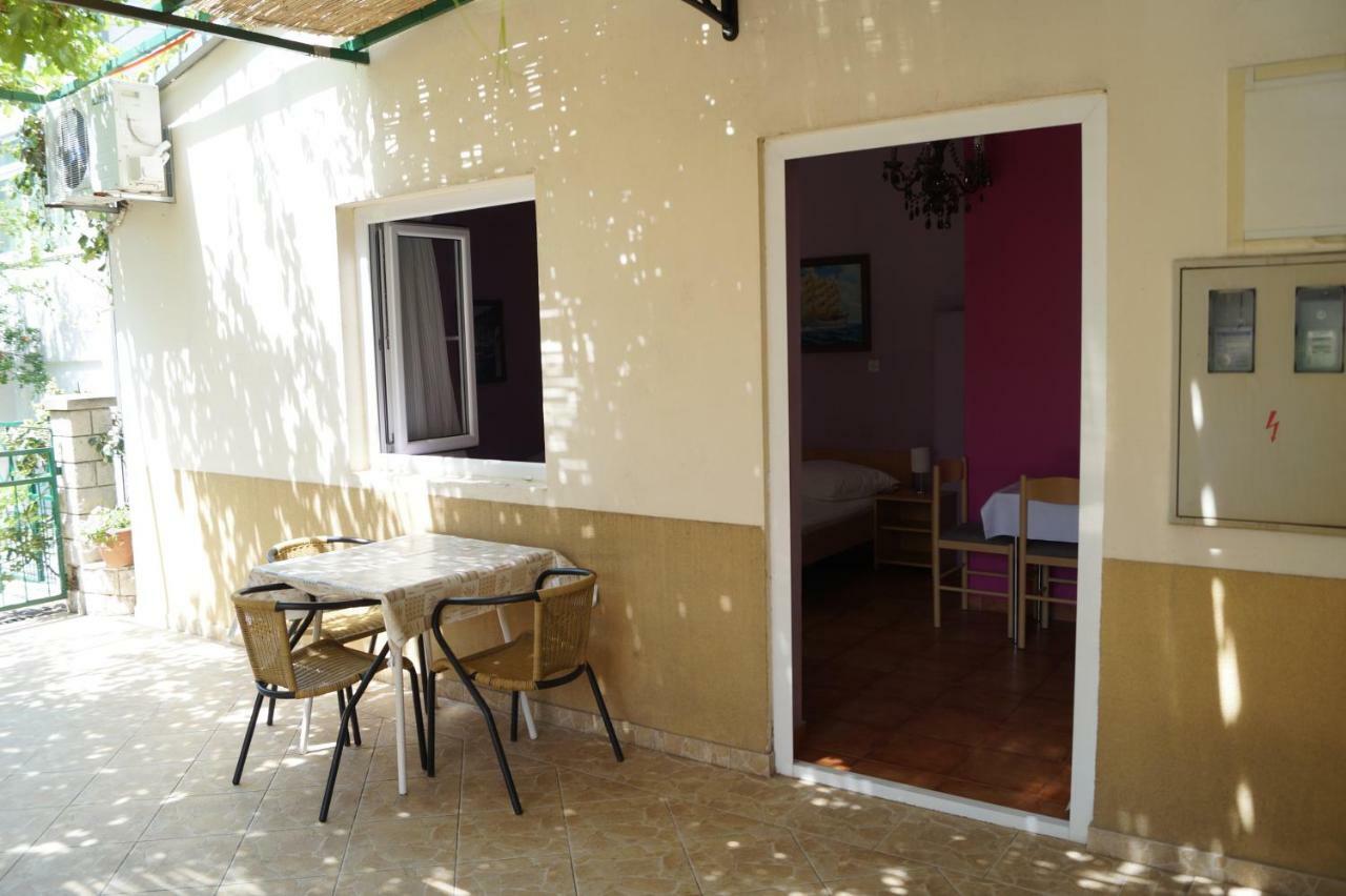 Apartments Mario With Private Parking Makarska Exterior foto