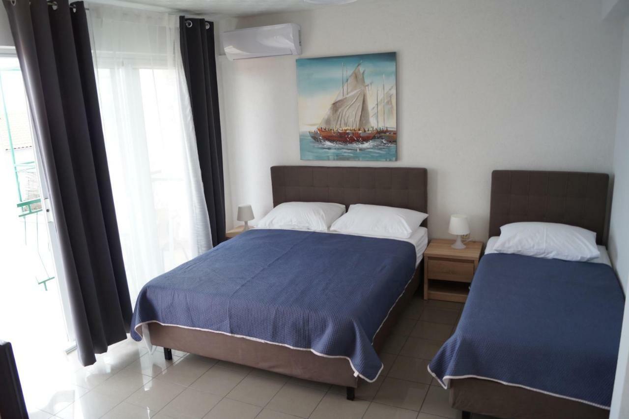 Apartments Mario With Private Parking Makarska Exterior foto