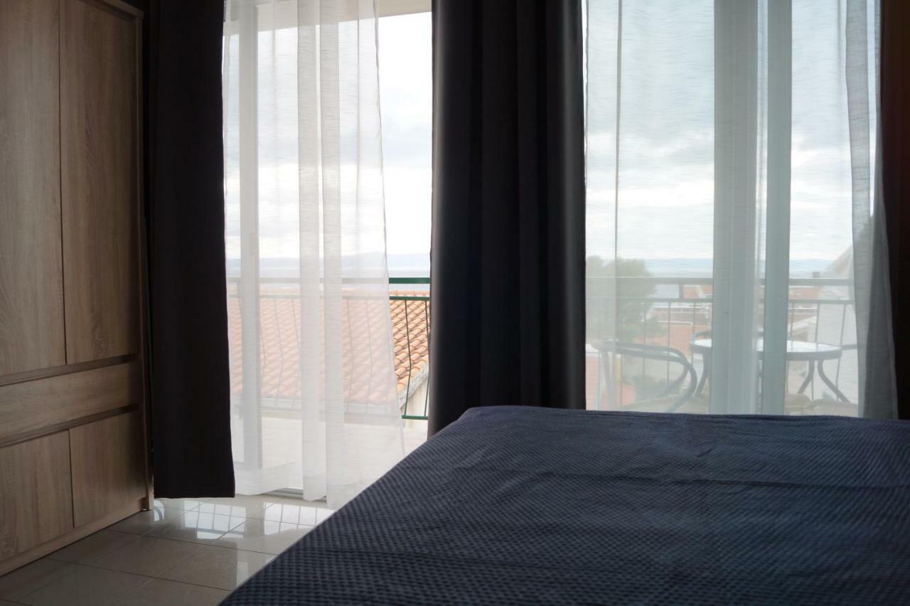 Apartments Mario With Private Parking Makarska Exterior foto
