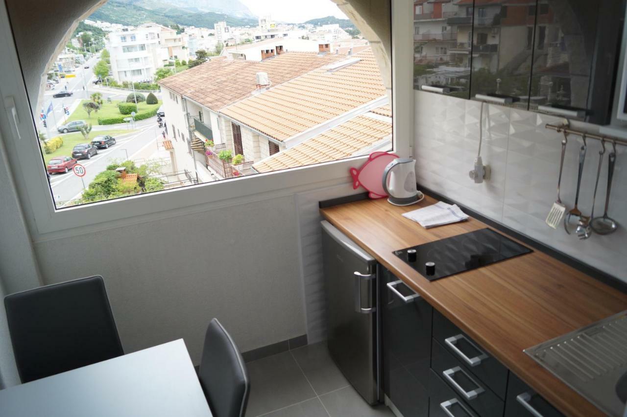 Apartments Mario With Private Parking Makarska Exterior foto