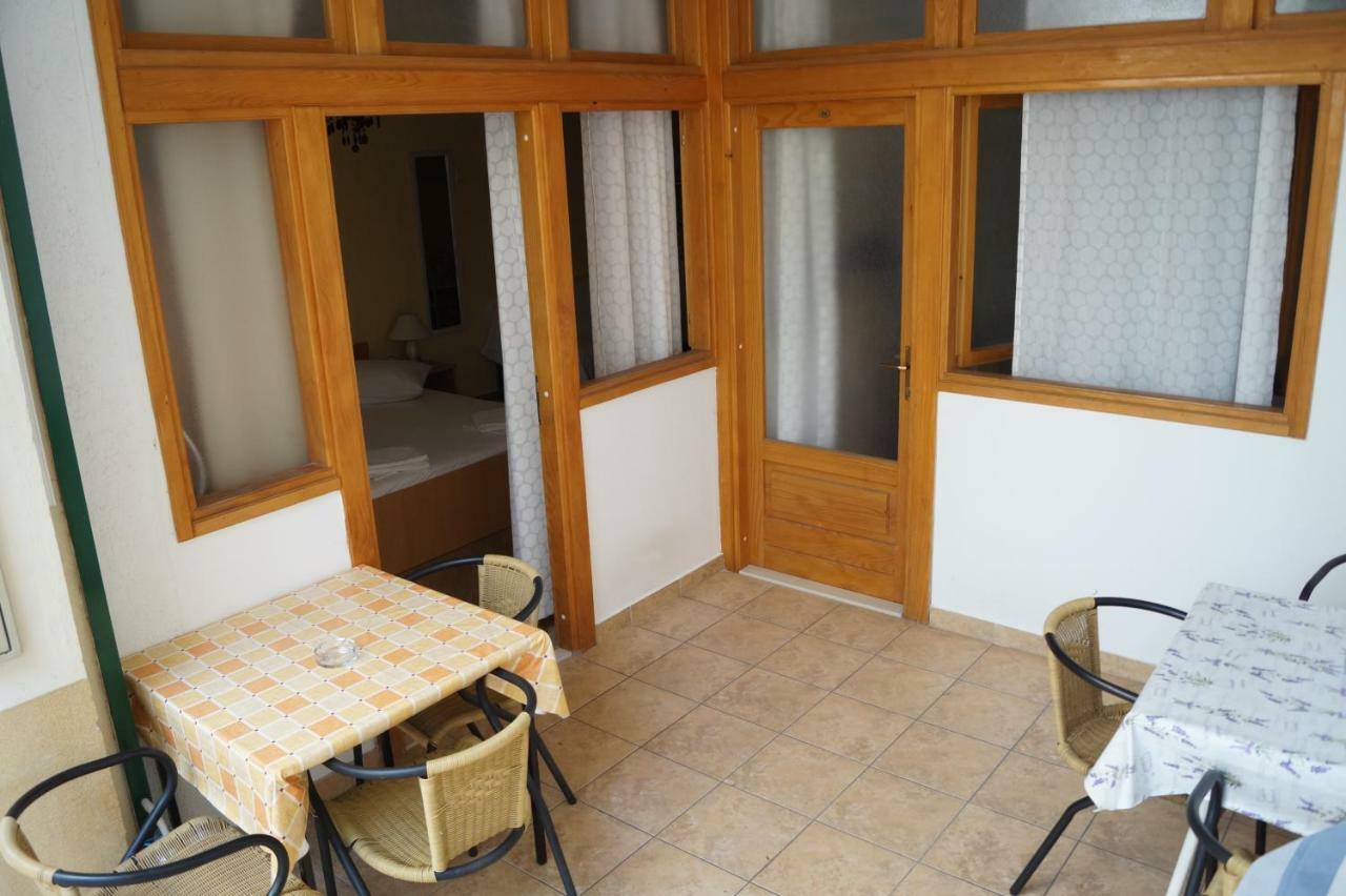 Apartments Mario With Private Parking Makarska Exterior foto